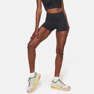 OUTDOOR VOICES - TechSweat™ Flex 3.5" Short - Black